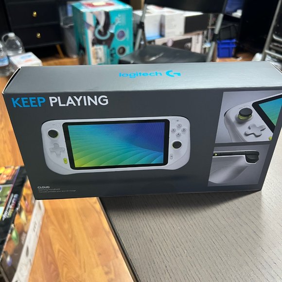 Logitech - G CLOUD - Wireless - Handheld Gaming Console - White - Picture 2 of 2